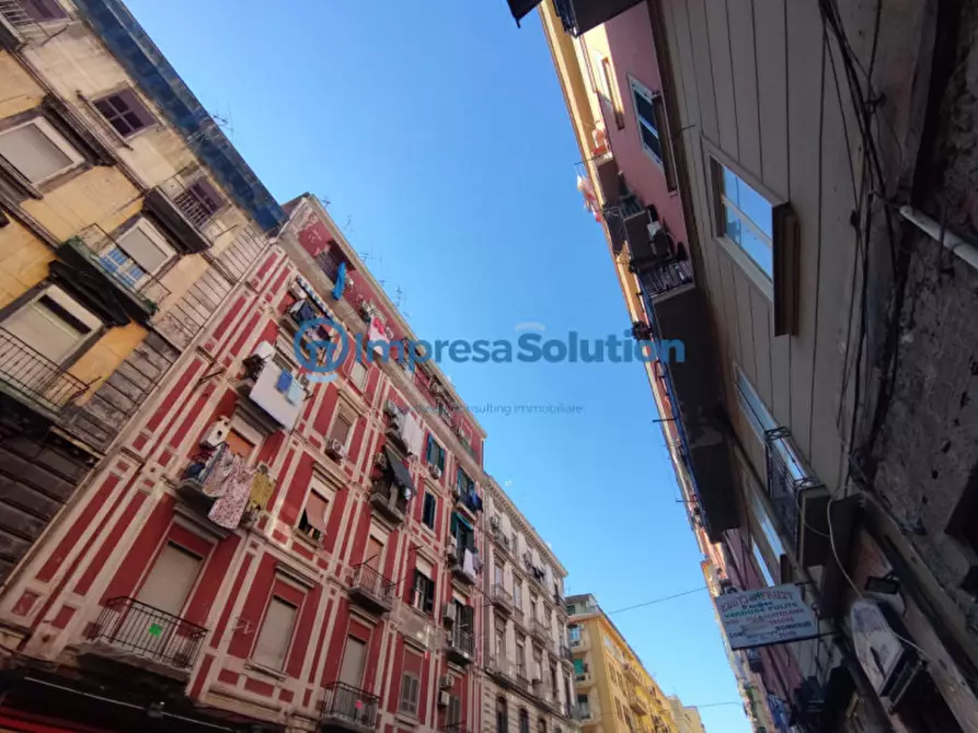 negozio in affitto a Napoli