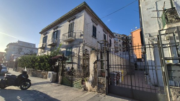 appartamento in affitto a Napoli in zona Bagnoli