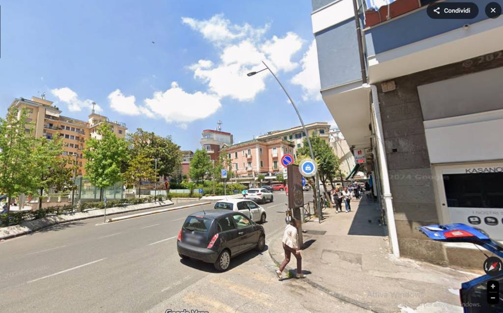 negozio in affitto a Napoli in zona Arenella