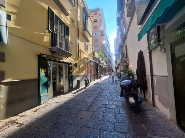 appartamento in affitto a Napoli in zona Chiaia