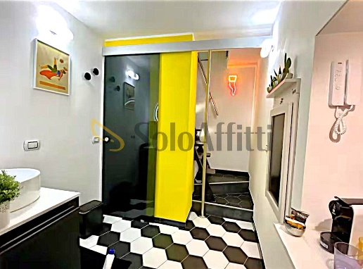 appartamento in affitto a Napoli in zona Chiaia