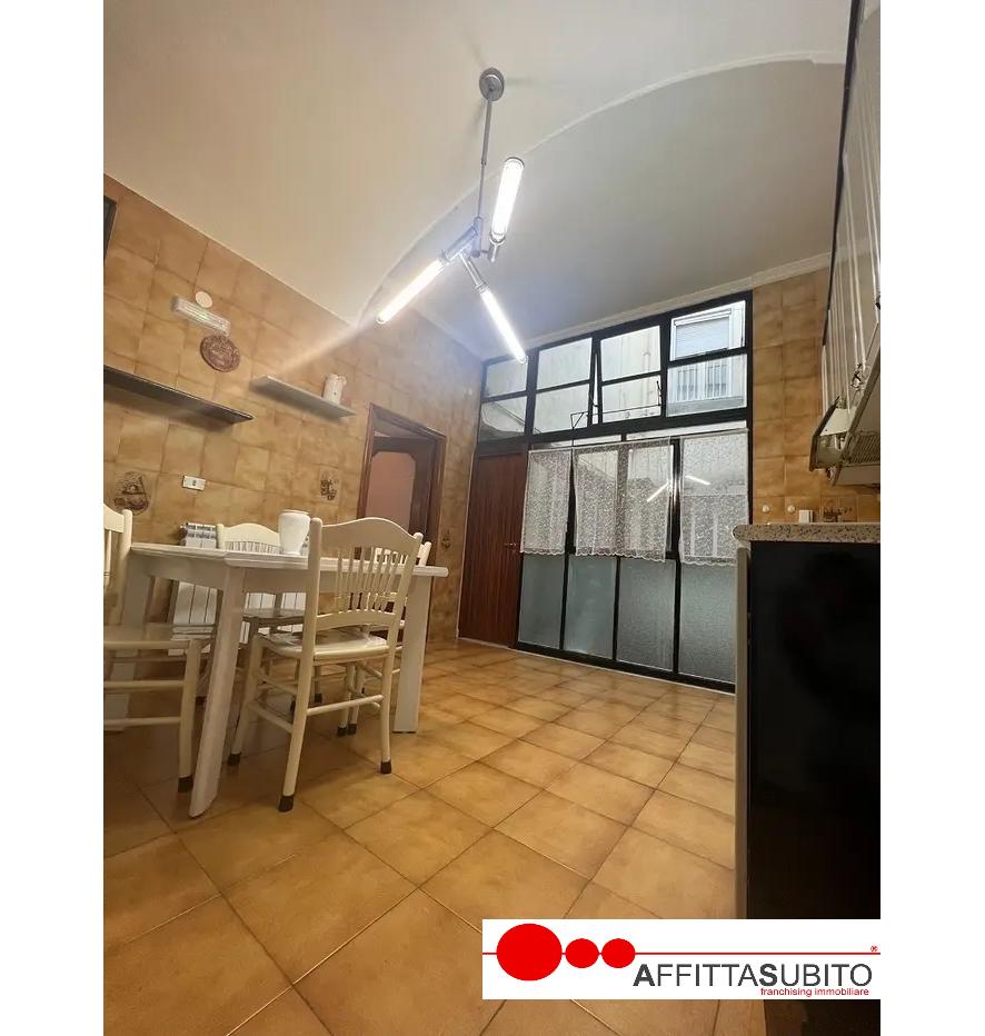 appartamento in affitto a Napoli in zona Chiaia