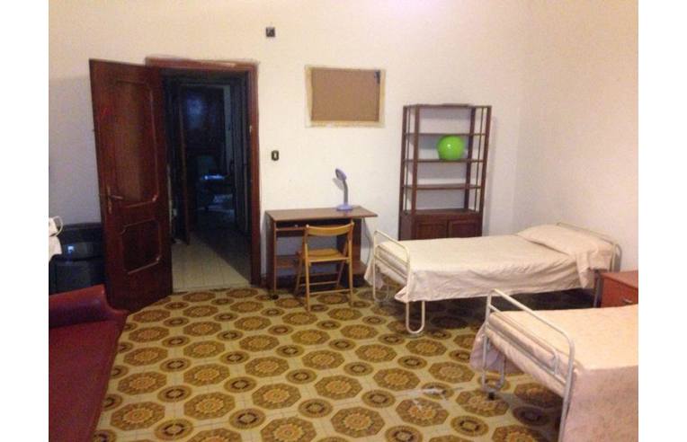 camera singola in affitto a Napoli in zona San Lorenzo