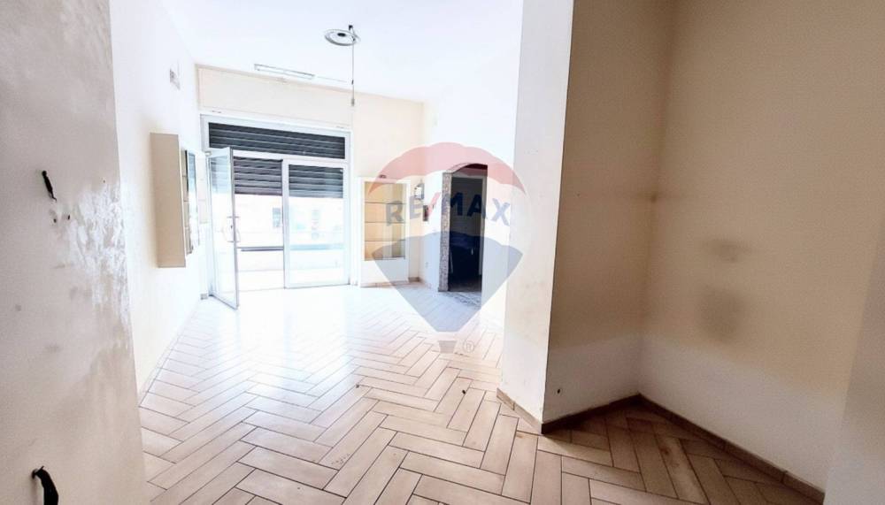 locale commerciale in affitto a Napoli in zona Mercato