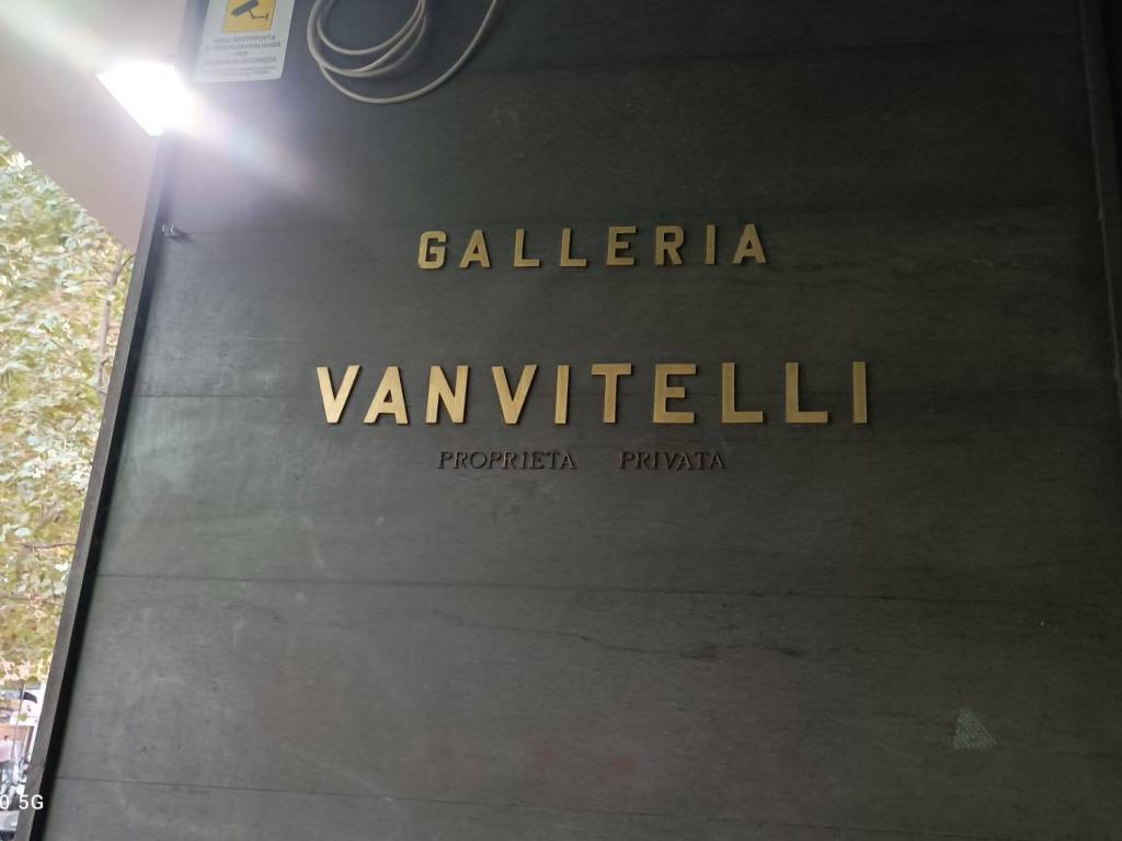 negozio in affitto a Napoli in zona Vomero