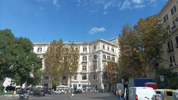negozio in affitto a Napoli in zona Vomero