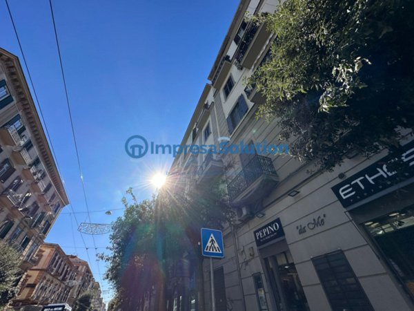 negozio in affitto a Napoli in zona Pendino / San Giuseppe