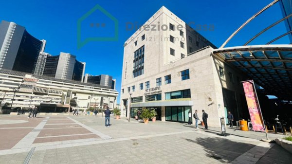 negozio in affitto a Napoli in zona Zona Industriale-Ferrovia