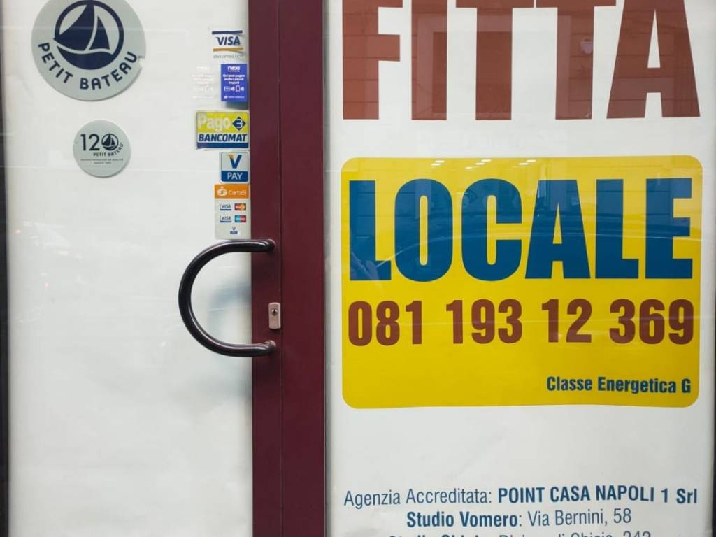 negozio in affitto a Napoli in zona Vomero