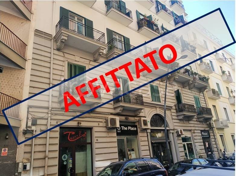 negozio in affitto a Napoli in zona Vomero