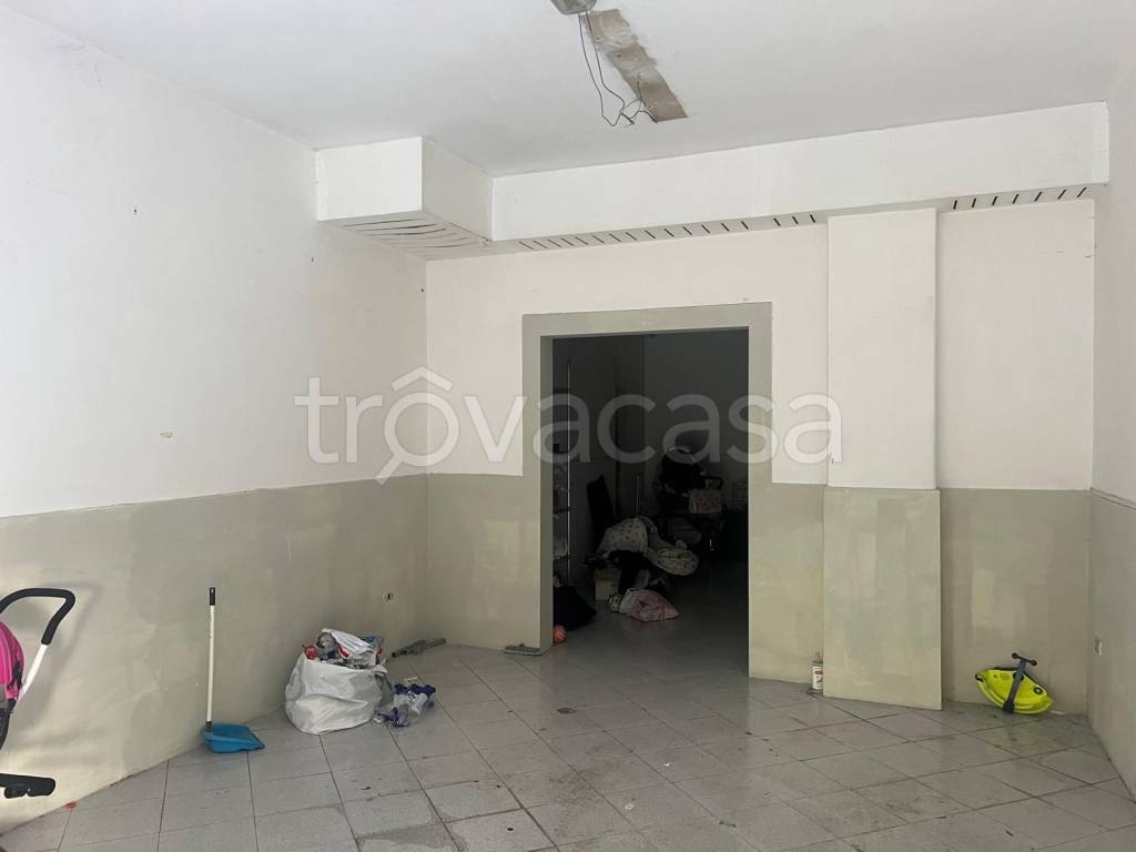 locale commerciale in affitto a Napoli in zona Arenella