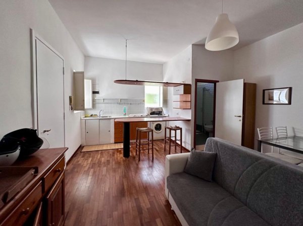 appartamento in affitto a Napoli in zona Chiaia