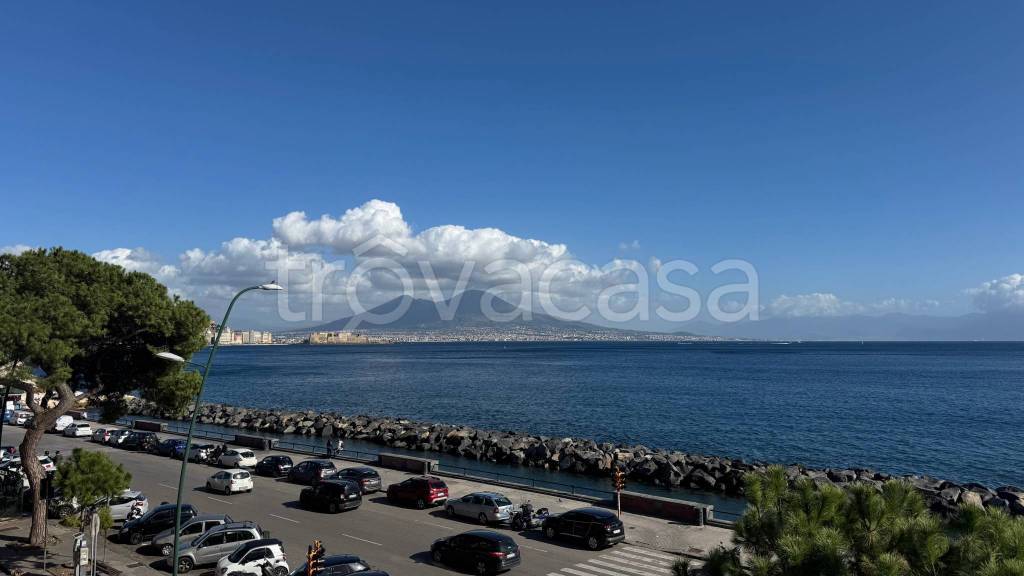 appartamento in affitto a Napoli in zona Chiaia
