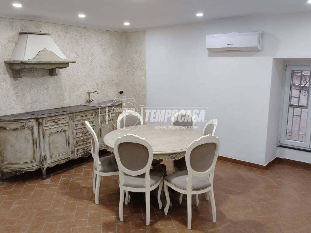 appartamento in affitto a Napoli in zona Stella