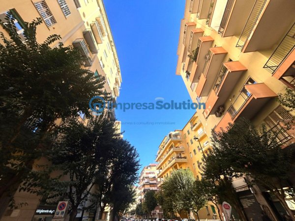 negozio in affitto a Napoli in zona Arenella