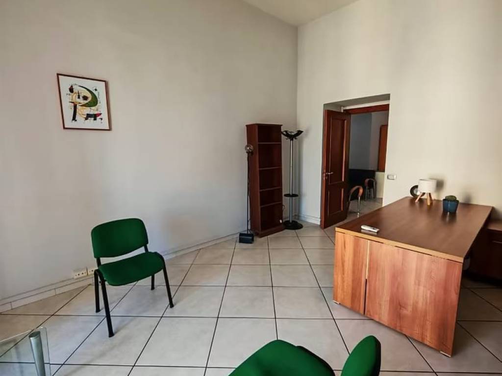 ufficio in affitto a Napoli in zona Pendino / San Giuseppe