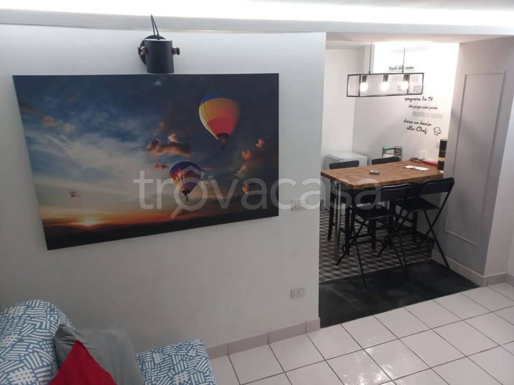 appartamento in affitto a Napoli in zona Chiaia