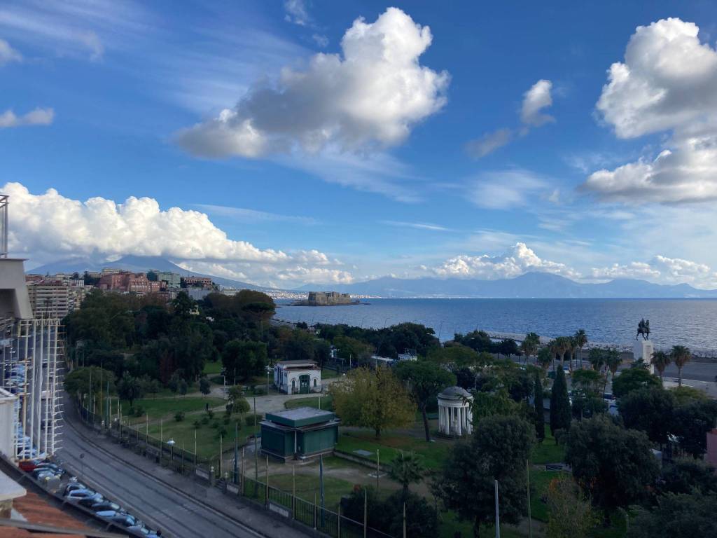 appartamento in affitto a Napoli in zona Chiaia