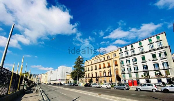 appartamento in affitto a Napoli in zona Chiaia