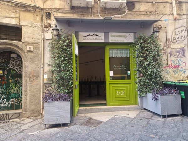 negozio in affitto a Napoli
