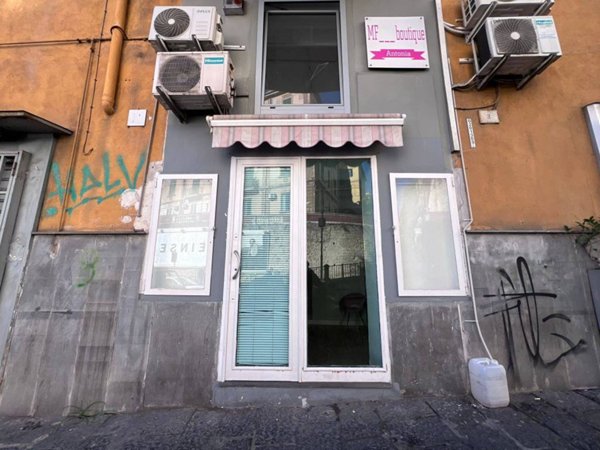 negozio in affitto a Napoli in zona Avvocata