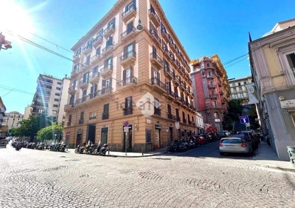 appartamento in affitto a Napoli in zona Chiaia