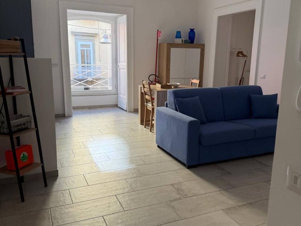 appartamento in affitto a Napoli in zona Chiaia