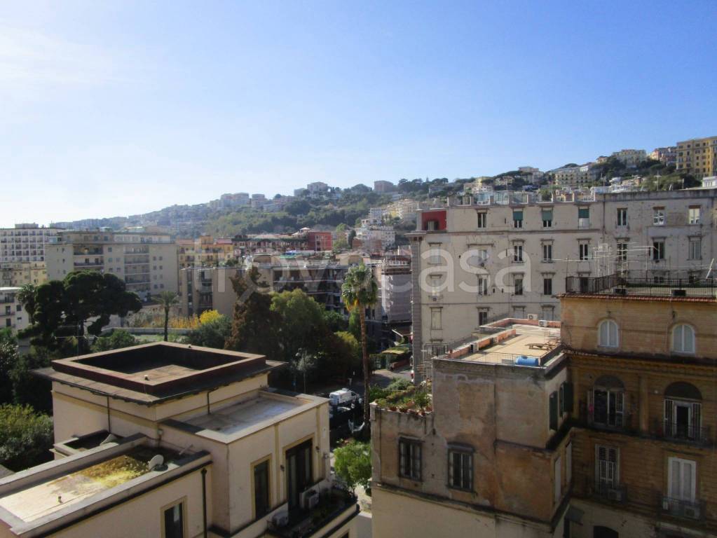 appartamento in affitto a Napoli in zona Chiaia
