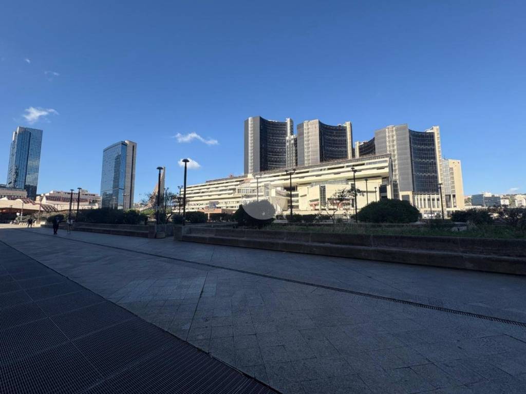 negozio in affitto a Napoli