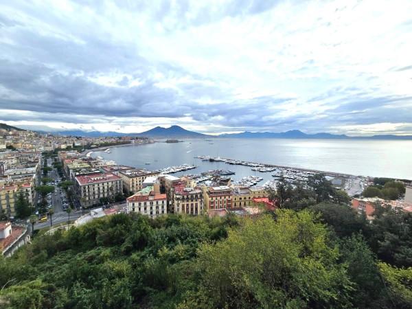 appartamento in affitto a Napoli in zona Chiaia