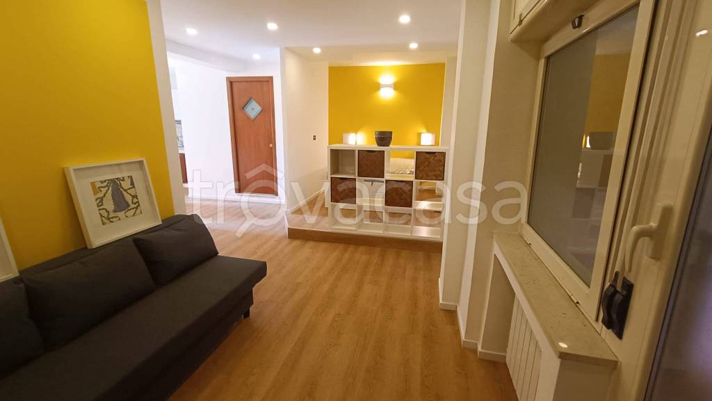 appartamento in affitto a Napoli in zona Chiaia