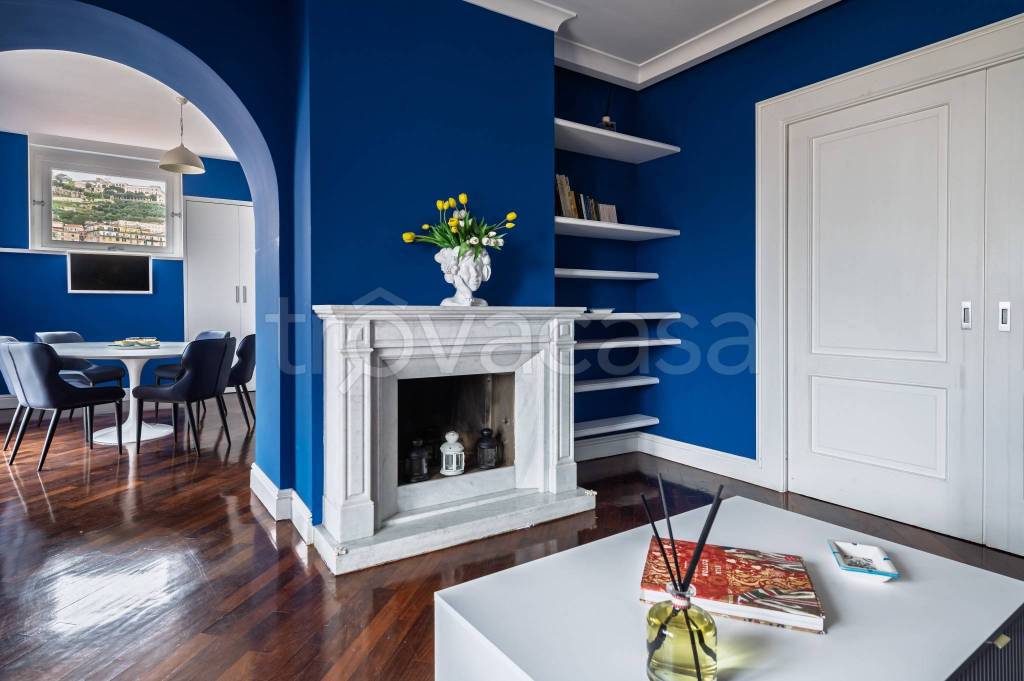 appartamento in affitto a Napoli in zona Chiaia