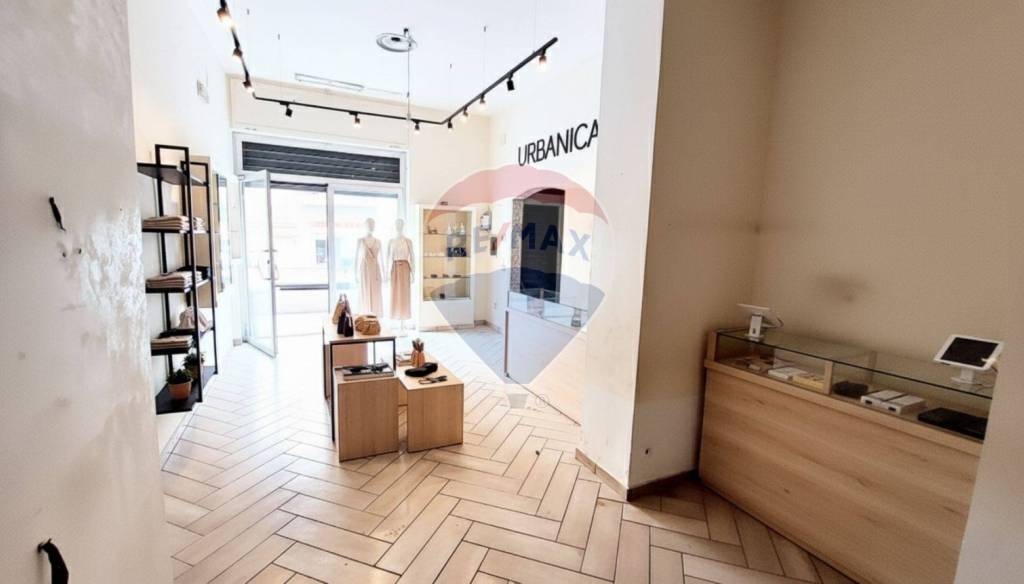 negozio in affitto a Napoli in zona San Giovanni a Teduccio