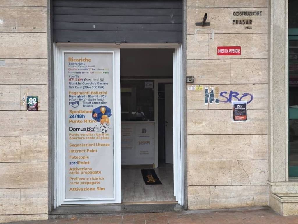 negozio in affitto a Napoli in zona Camaldoli