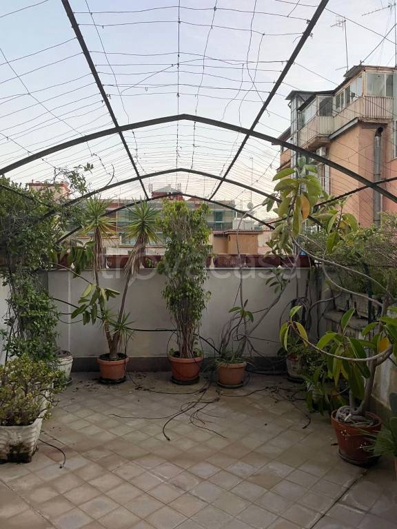 appartamento in affitto a Napoli in zona Chiaia