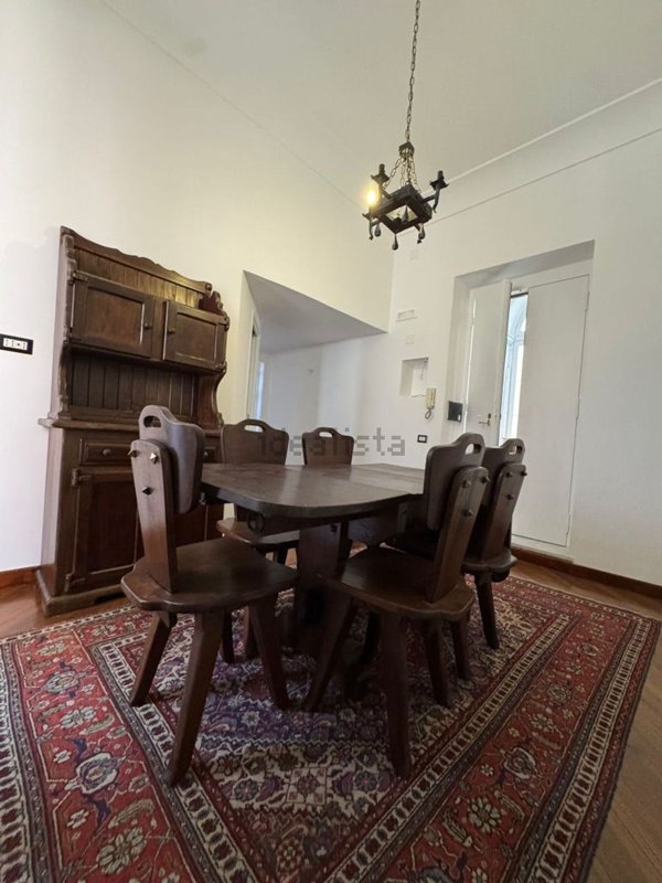 appartamento in affitto a Napoli in zona Chiaia