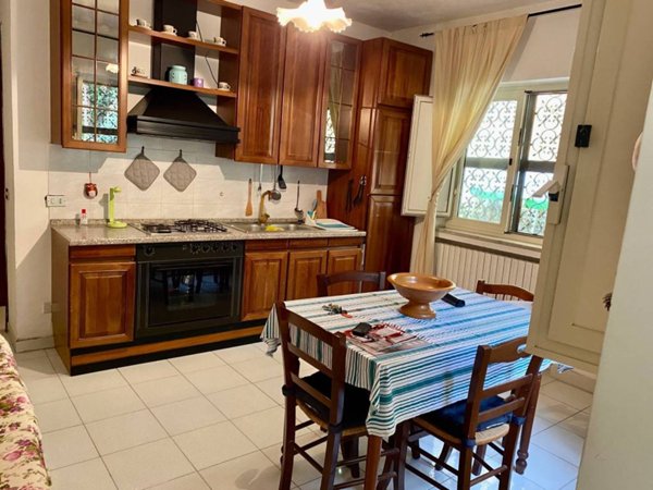 appartamento in affitto a Napoli in zona Chiaia