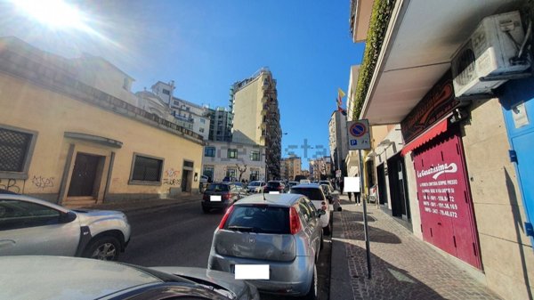 locale commerciale in affitto a Napoli in zona Arenella