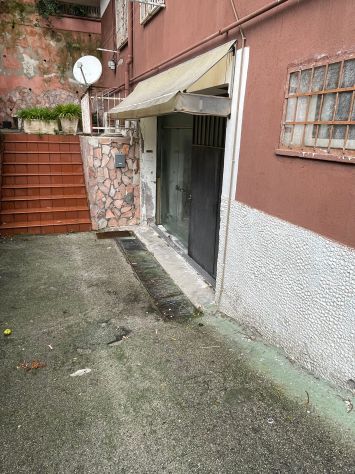 locale commerciale in affitto a Napoli in zona Bagnoli