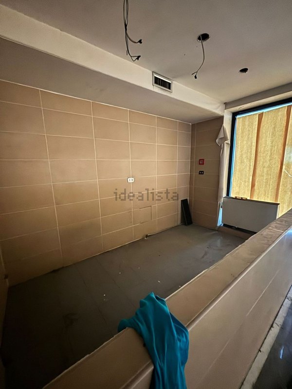 locale commerciale in affitto a Napoli