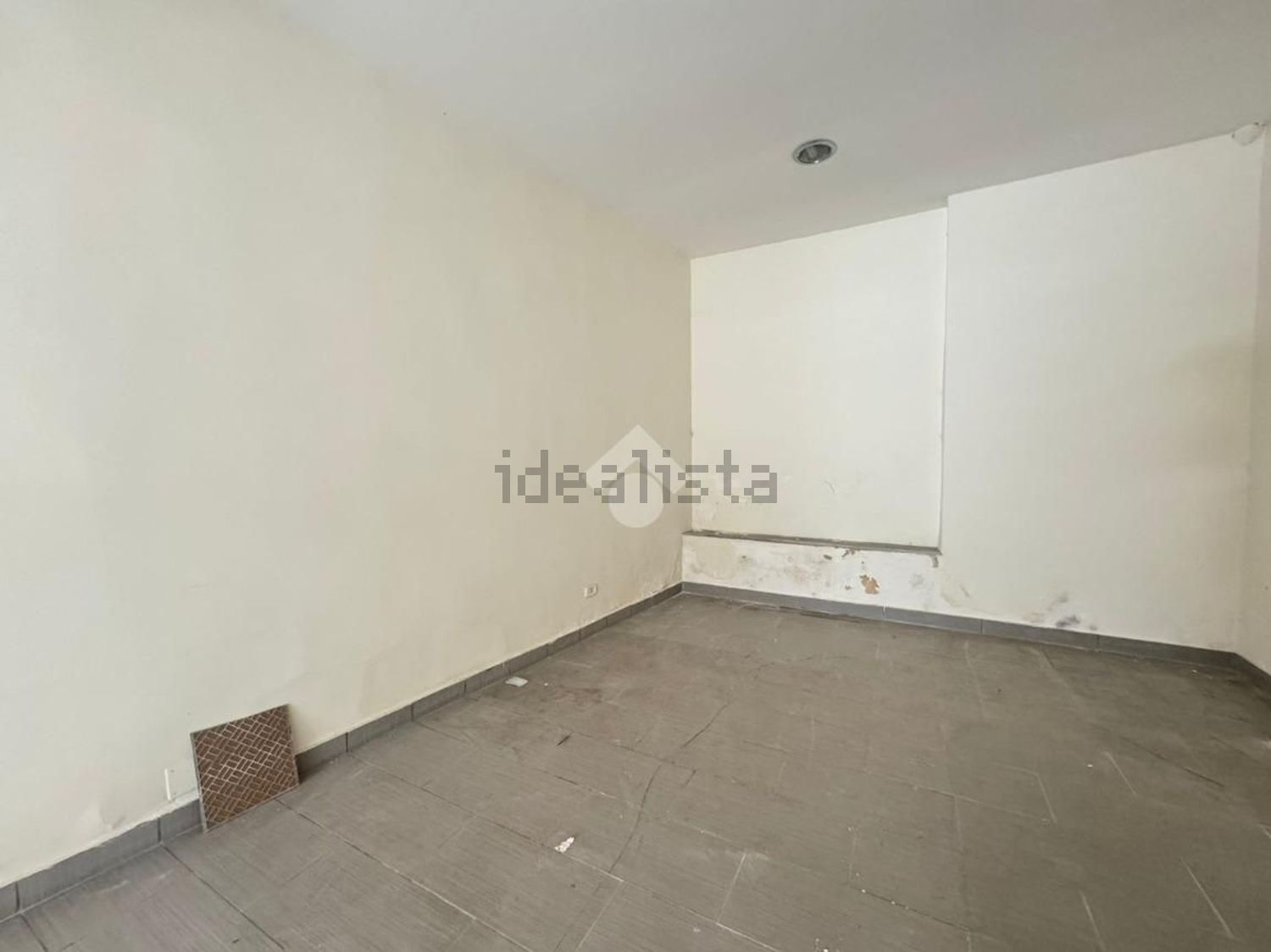 locale commerciale in affitto a Napoli in zona Secondigliano