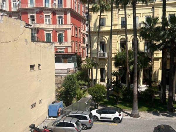 appartamento in affitto a Napoli in zona Chiaia