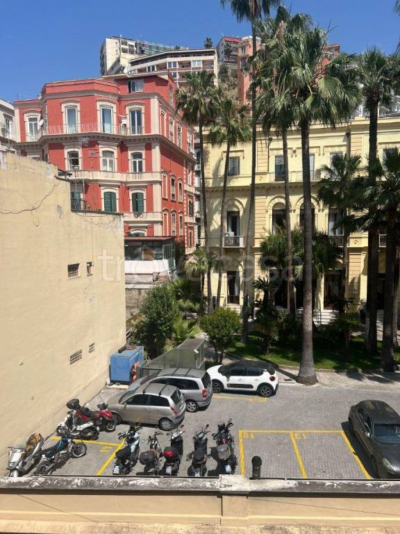 appartamento in affitto a Napoli in zona Chiaia