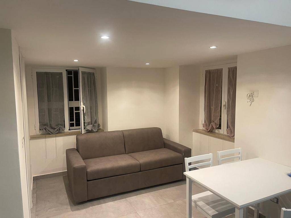 appartamento in affitto a Napoli in zona San Carlo all'Arena