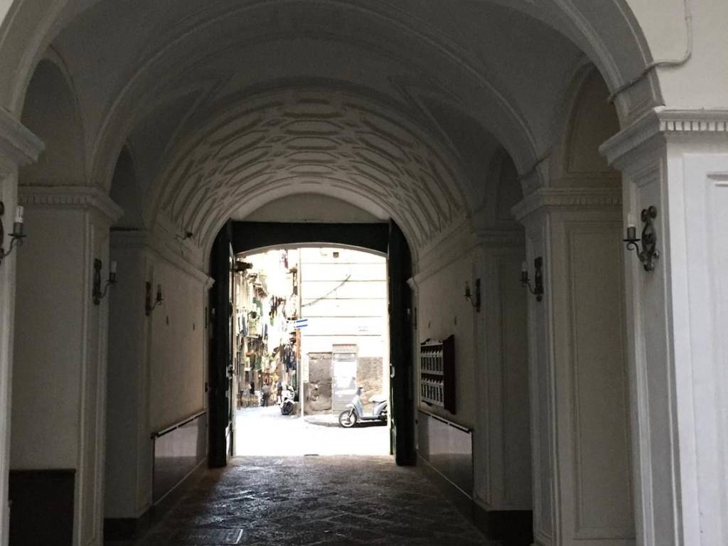 appartamento in affitto a Napoli in zona Chiaia