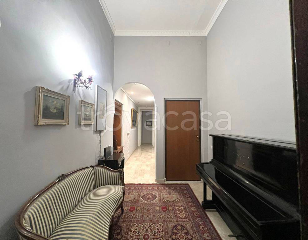 appartamento in affitto a Napoli in zona Chiaia