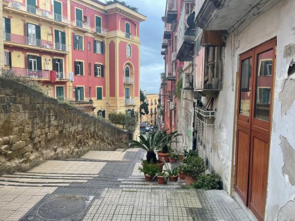 appartamento in affitto a Napoli in zona Chiaia