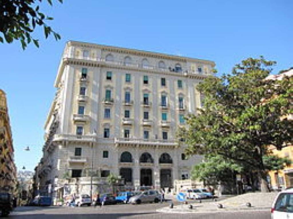 appartamento in affitto a Napoli in zona Chiaia