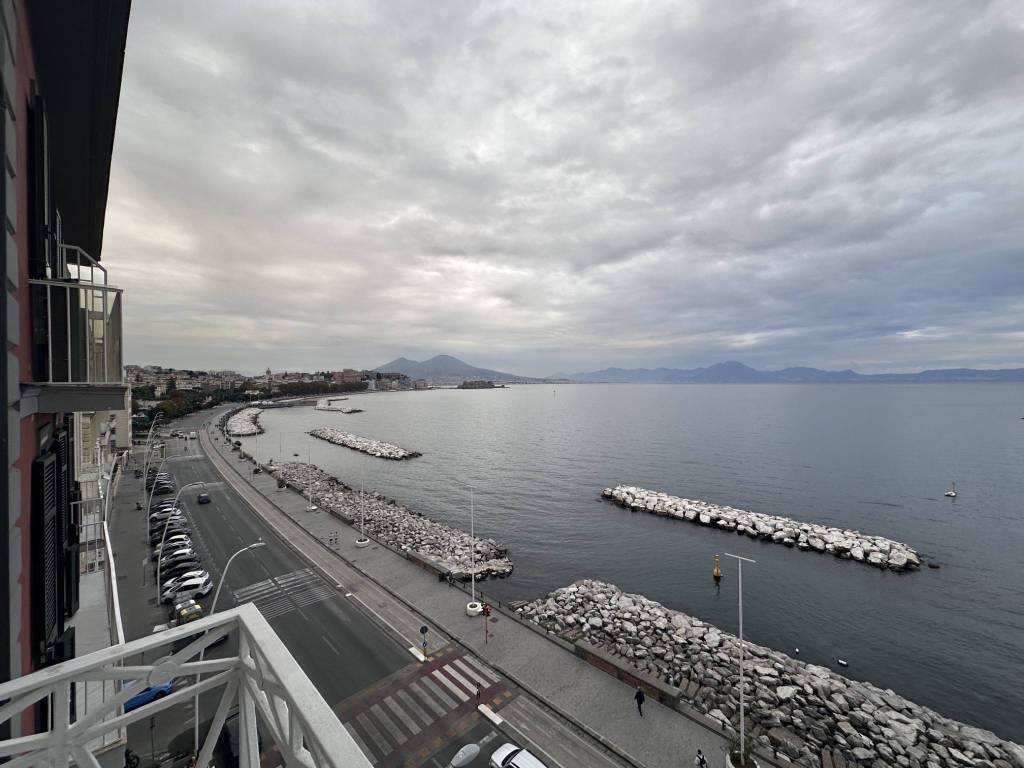 appartamento in affitto a Napoli in zona Chiaia