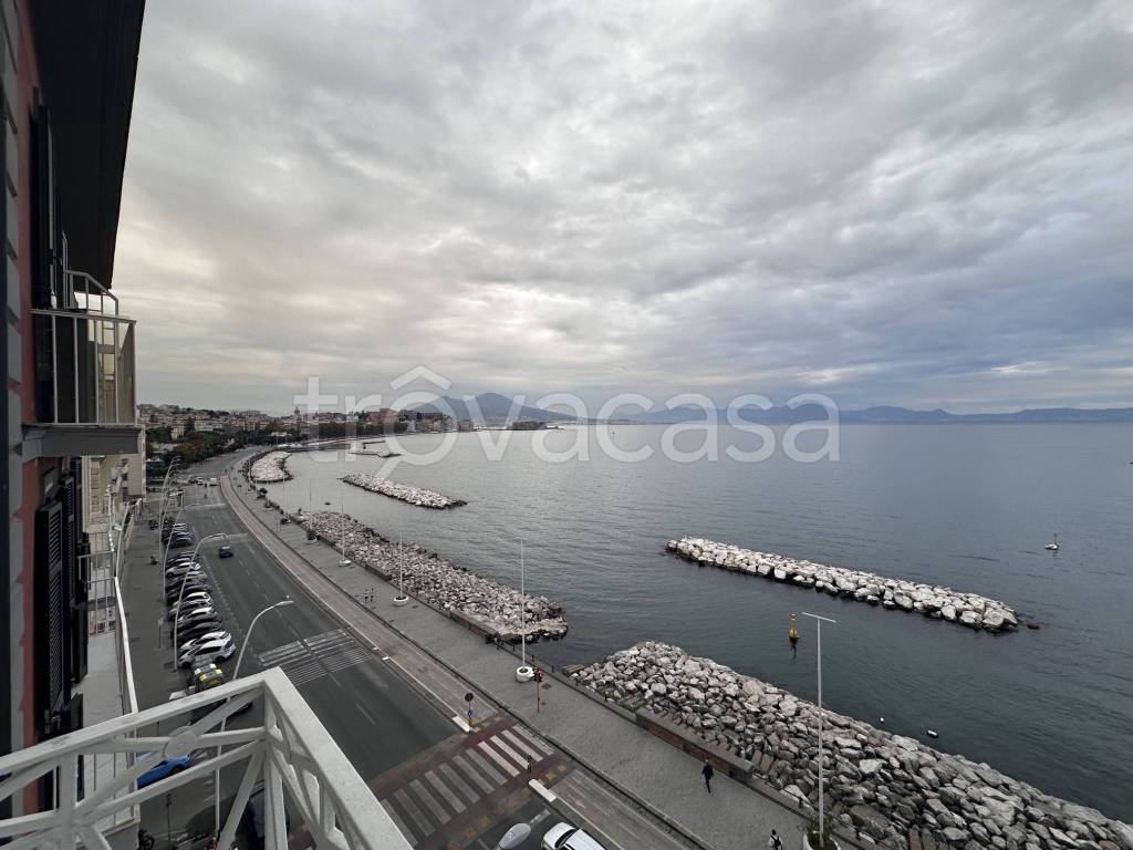 appartamento in affitto a Napoli in zona Chiaia